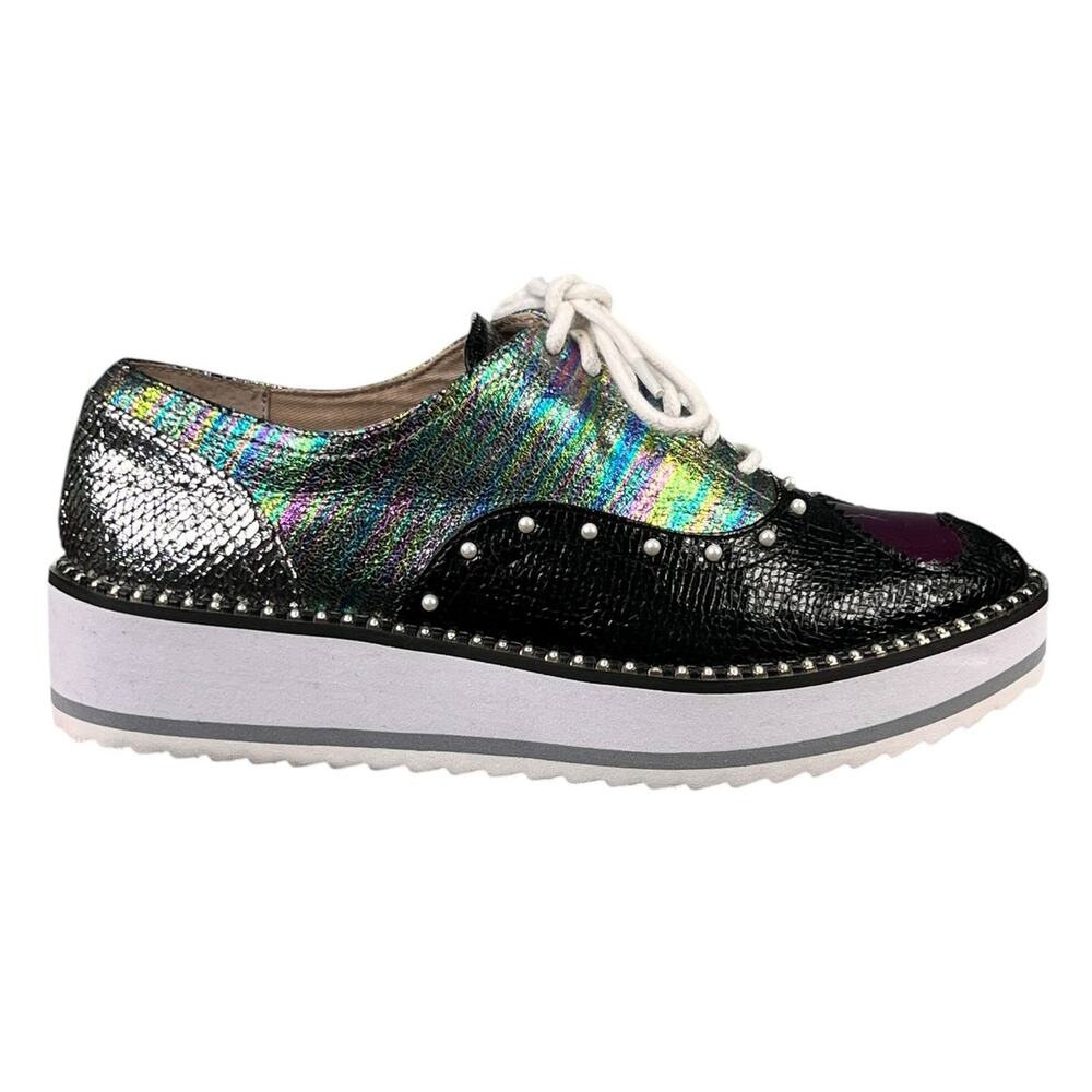 Betsy Johnson Women’s Marti Iridescent Heart Black Oxford Size US 6